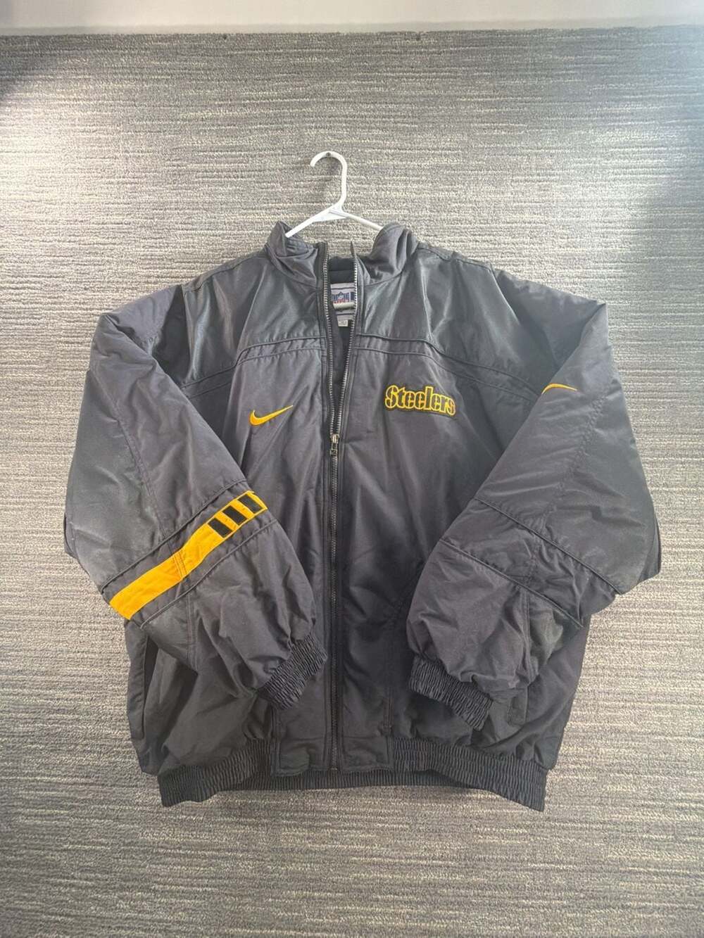 Vintage 90s Nike NFL Pro Line Pittsburgh Steelers Quilted Heavyweight Jacket